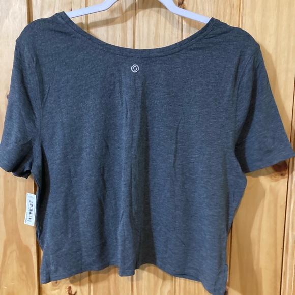 NWT - Core 10 size XL short-sleeved crop top with front twist at waistline - Picture 5 of 6